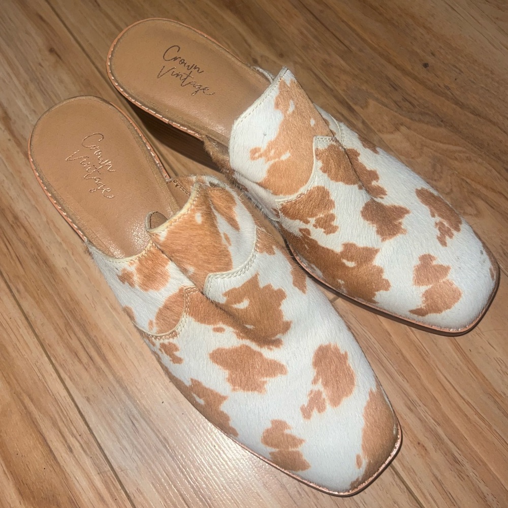 Crown vintage cow print mules
